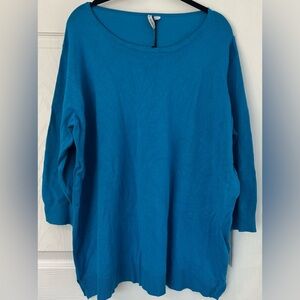 New With Tags Women's Capsule 3/4 Sleeved Sweater